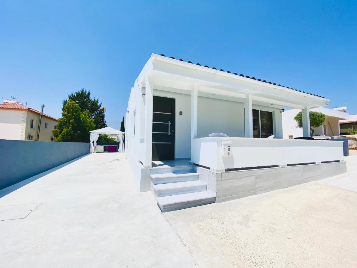 Sandy Bay Villa 아이아 나파 외부 사진